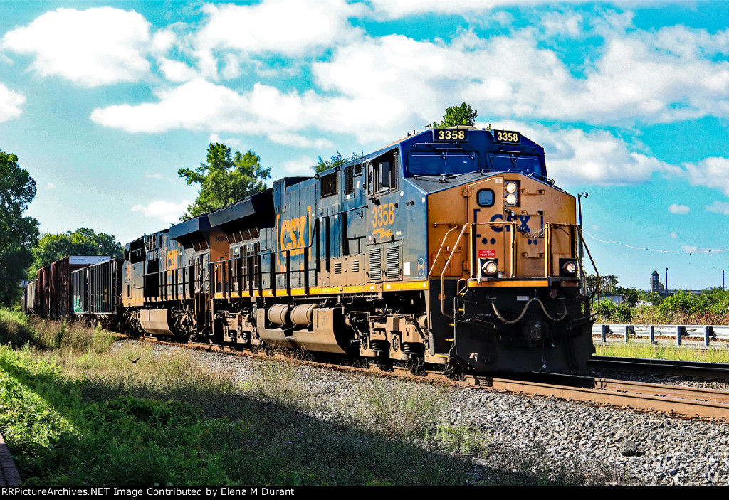 CSX 3358 on M-410